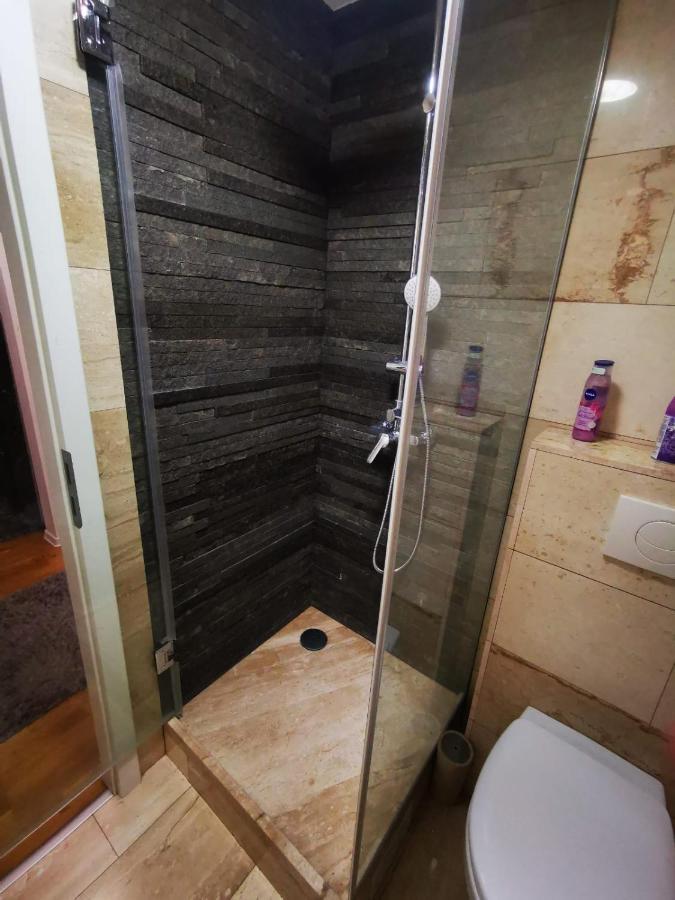 Luxury Apartment. 10 Minutes Taxi Ride To Center 티미쇼아라 외부 사진