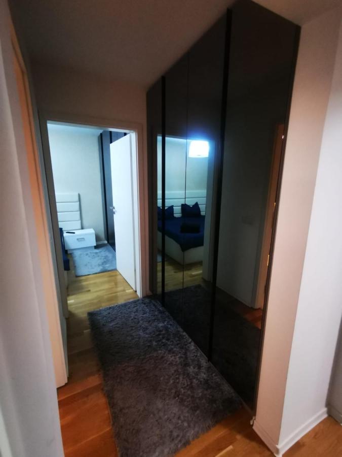 Luxury Apartment. 10 Minutes Taxi Ride To Center 티미쇼아라 외부 사진